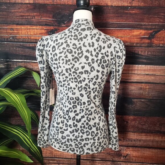 NWT No Frills LA Top M Soft Rayon Long Sleeve Cutout Leopard Gray - Picture 4 of 11